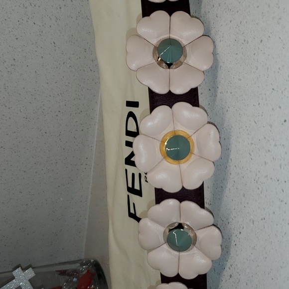 FENDI ROMA Floral studded leather strap - Picture 8 of 8